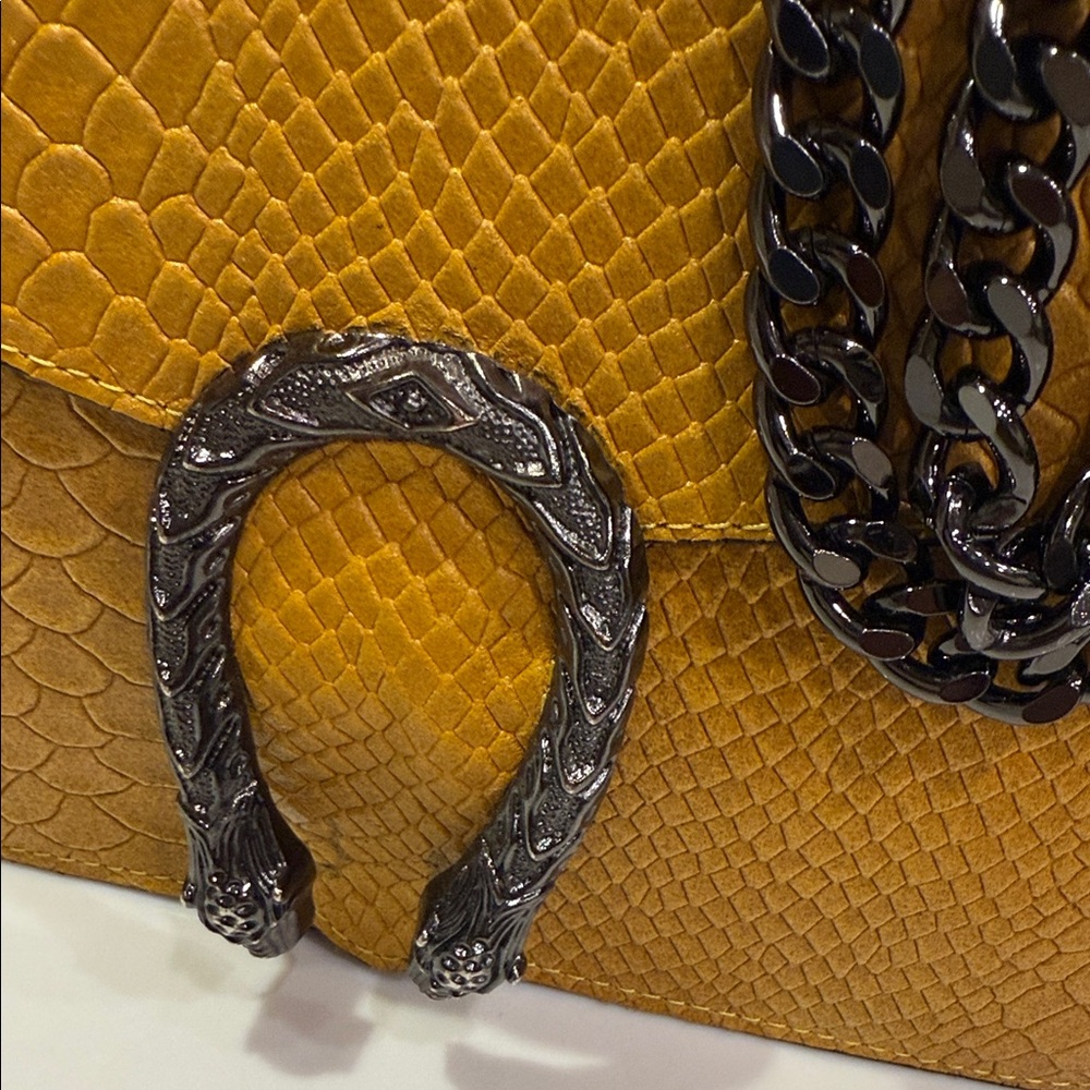 Elegant Mustard Yellow Snake-Embossed Women's Bag - Picture 2 of 7